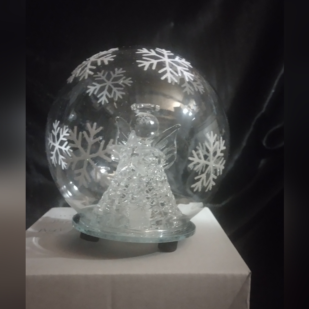 Angel Snowball - Picture 3 of 4